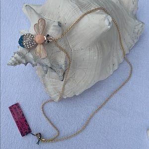 Betsey Johnson Bee Necklace 🐝